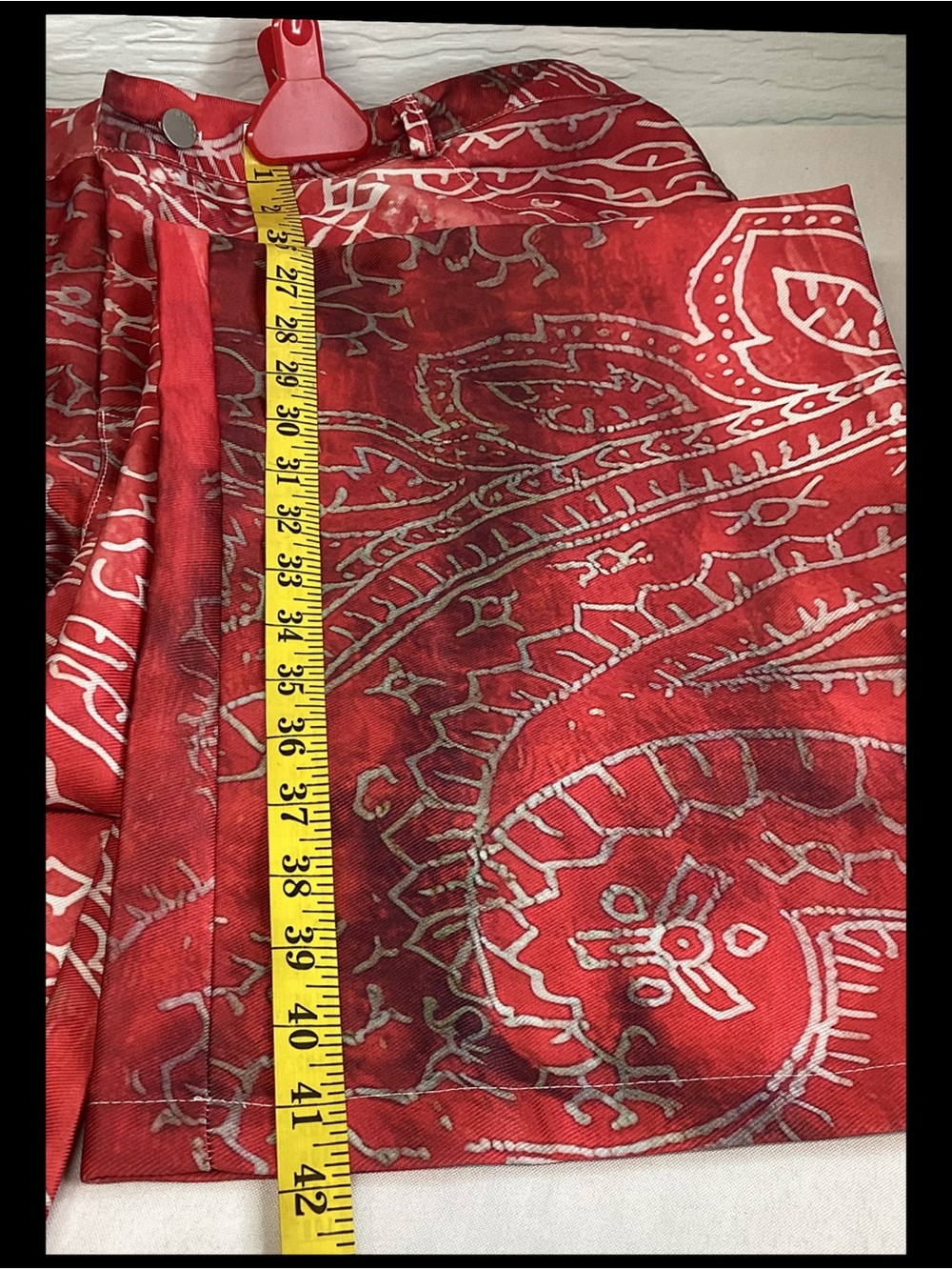 Red Paisley Wide-Leg Jeans.60 - Picture 4 of 6